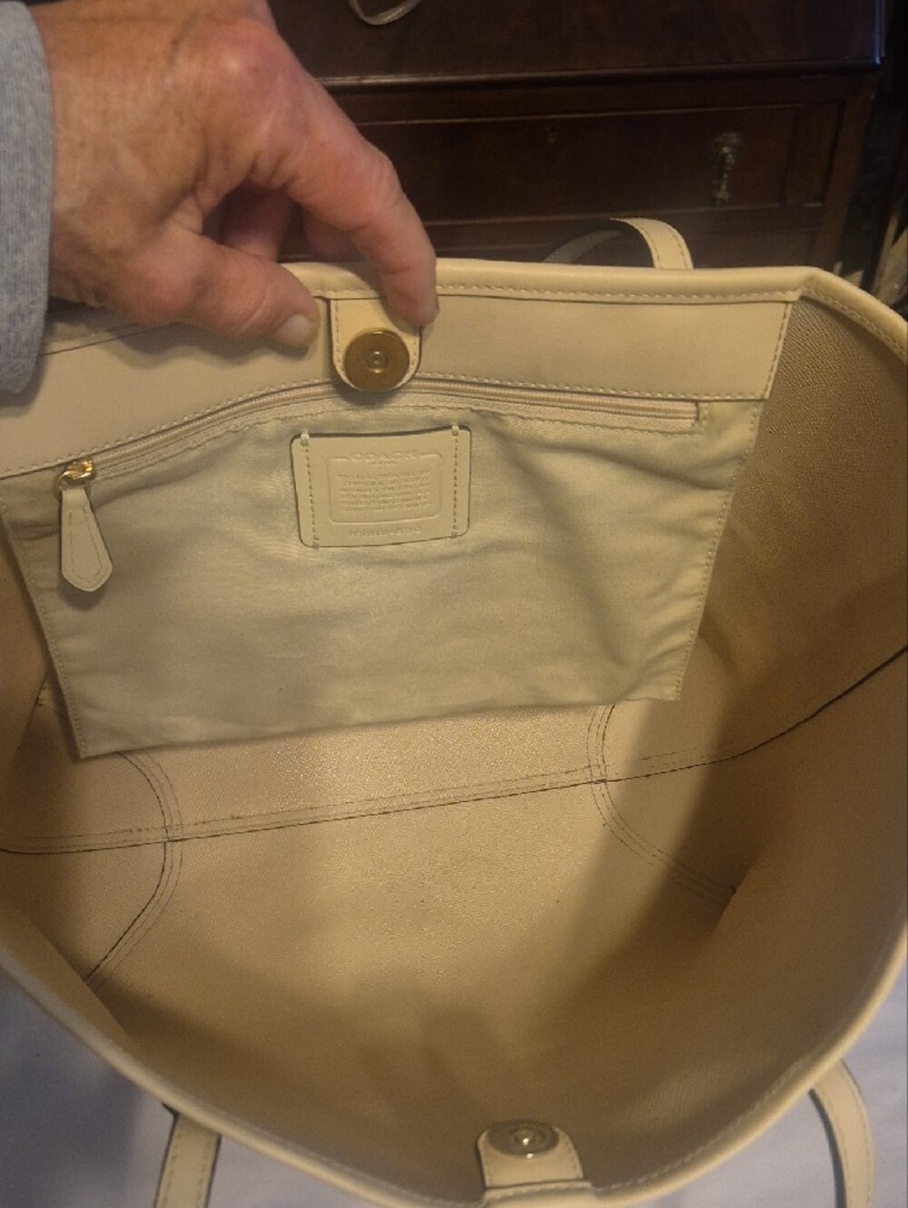 EUC!! Coach Beige & Cream Signature Canvas Tote - Picture 7 of 11